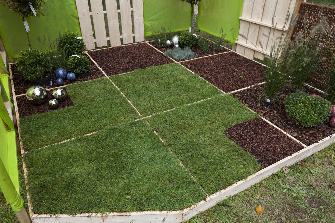 Kleiner Garten im Quadrat.