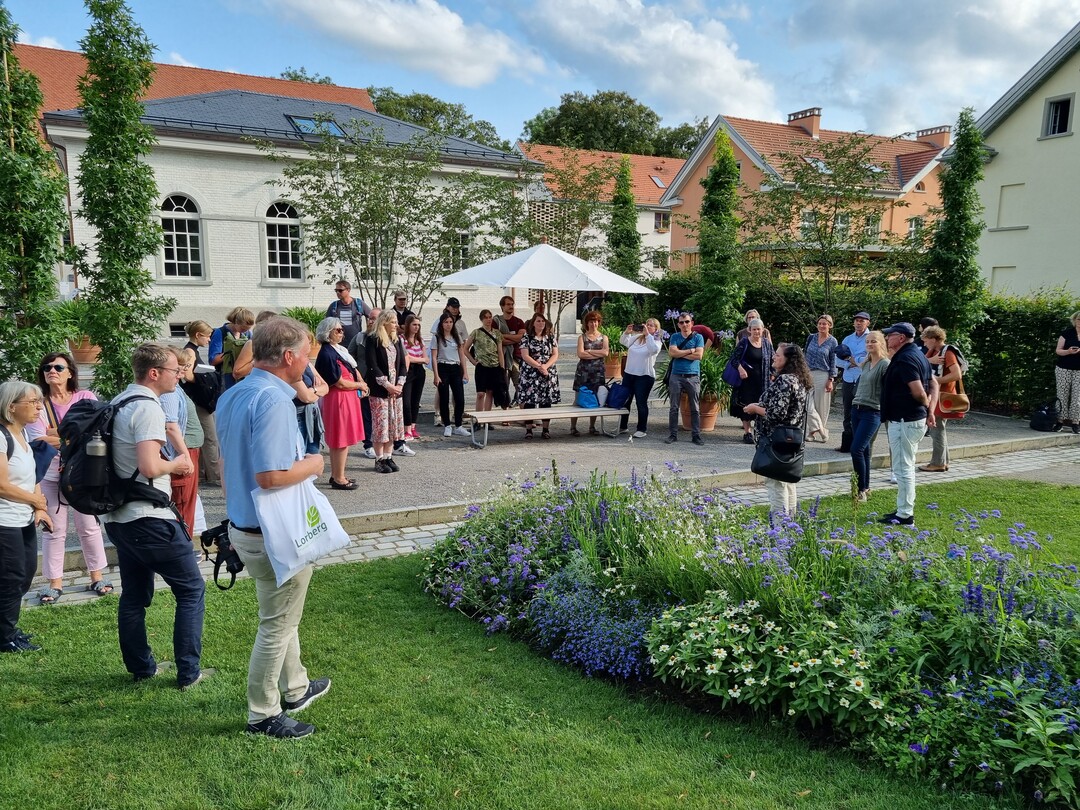 Das bdla-Spezial fand auf dem Areal der Landesgartenschau Wangen statt. Zum Abschluss des Seminars gab es Führungen zu den Staudenpflanzungen, dem Sommerflor und den Gehölzen der Schau.