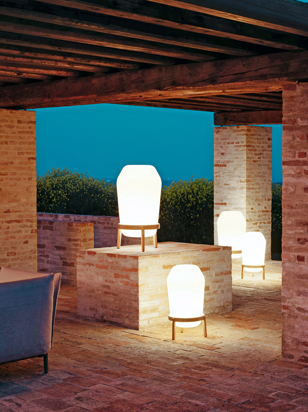 Leuchte �Loon�, erh�ltlich �ber Oase