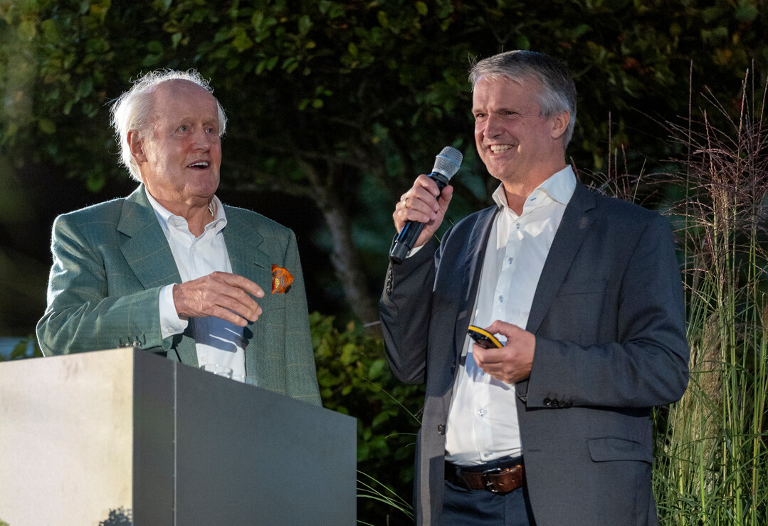 Zwei Generationen der mittlerweile in fünfter Generation geführten Baumschule: Geschäftsführer Bernhard von Ehren mit Vater Bernd von Ehren