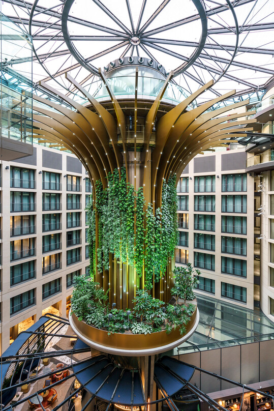 Vorzeigeprojekt in Berlin: Der Living Tree im Radisson Collection Hotel zeigt, was mit Kreativitt, Kooperation und Expertise machbar ist. 