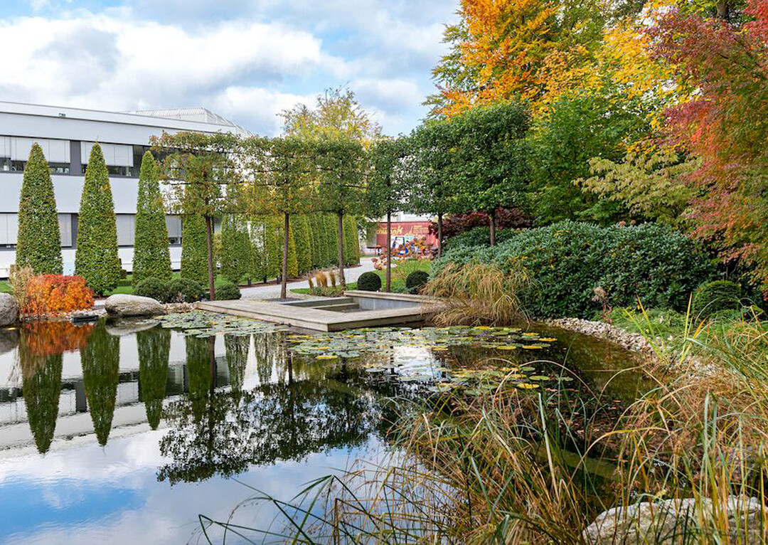 Erster Platz: Drei Wasserbecken aus Edelstahl sind das Herzstck der Anlage des Gewinnerprojektes von Fuchs baut Grten. Durch ihre spiegelnde Oberflche schaffen sie eine beruhigende Atmosphre. 