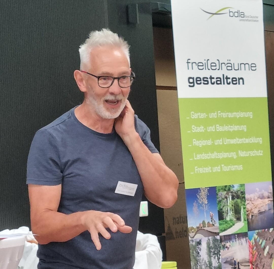 Prof. James Hitchmough sprach ber "Designed approaches to the creation of perennial meadows and prairies"