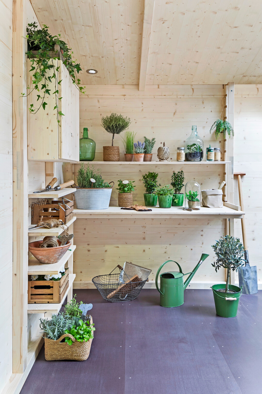 Gartenger�te, Pflanzgef��e, Outdoor-Textilien und Zubeh�r lassen sich �bersichtlich verstauen und sind jederzeit griffbereit.