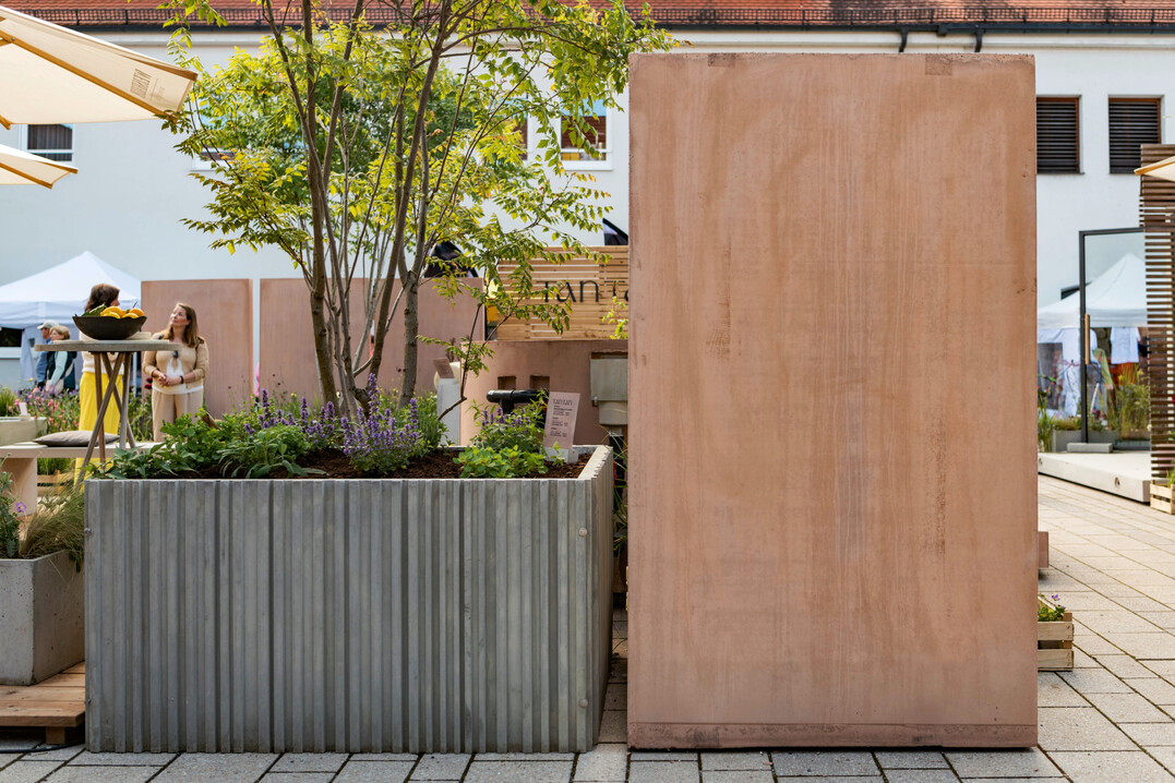 Ob Hochbeet oder Raumtrenner: Die Betonelemente sind stylish und langlebig.