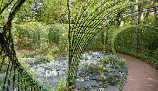 PFLANZENKORRIDOR  Ashley Martinez, Landschaftsgestalter + Julie Cote, Gartendesignerin, Frankreich