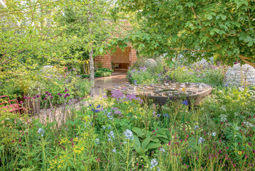 HORATIOS GARDEN: Die Auszeichnung Best in Show ging an Charlotte Harris und Hugo Bugg fr den von PGB gesponserten Horatios Garden, gestaltet fr die gleichnamige Wohlttigkeitsorganisation, die Grten fr Krankenstationen mit Wirbelsulenpatienten anlegt. Die vielschichtige Bepflanzung sollte den Patienten in ihren Betten und Rollsthlen sich wandelnde Ausblicke bieten.
