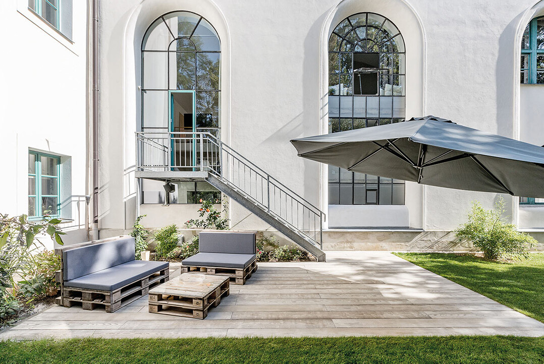 Großzügig: GDM.MASSIMO planks verbinden die Optik von Holz mit der Robustheit von Beton