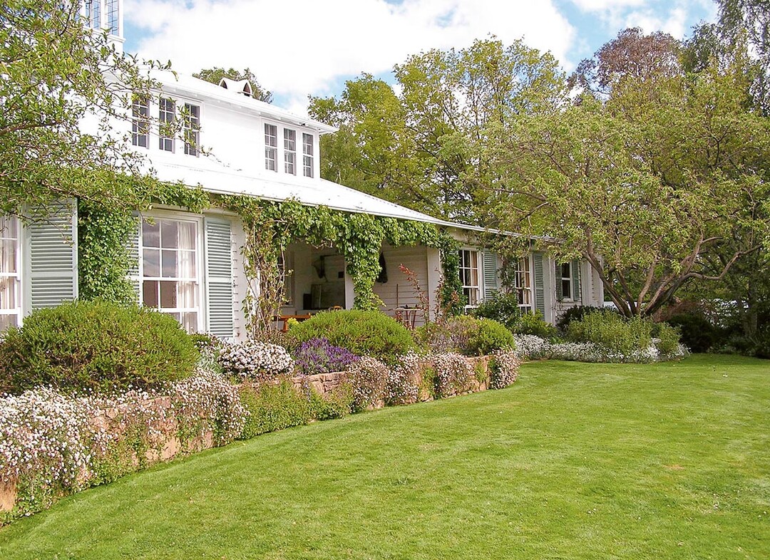 Der Garten von Markdale in Binda bei Crookwell, New South Wales, wurde 1947 von Edna Walling entworfen. Er umgibt ein Anwesen, das 1921 erbaut und von dem Architekten Professor Leslie Wilkinson restauriert wurde.