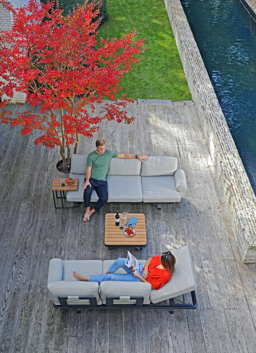 Die modularen Outdoor-Elemente lassen sich sowohl fr groflchige Bereiche als auch fr kleine Terrassen oder Balkone individuell konfigurieren.