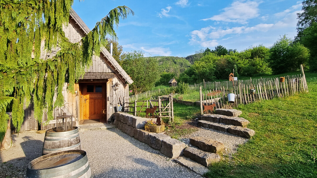 Krutergarten und Felstreppe vor der Fondue-Htte