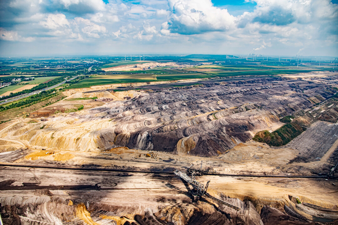 Tagebaulandschaft Garzweiler. Ab 2036 wird hier ein See entstehen, umgeben von grnblauer Infrastruktur und Wohnbebauung.