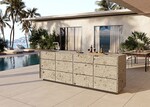 Offene Raumplanung, klare architektonische Achsen: Die Cubic Outdoor-Küche C3 verkörpert die Verschmelzung von Outdoor-Kochen und Outdoor-Wohnen zu einem ganzheitlich gedachten Lebensraum.