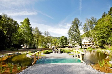 Im Landschaftstherapeutischen Park Rmerkessel in Bad Bertrich in der Eifel knnen Besucher die heilende Kraft der Natur spren