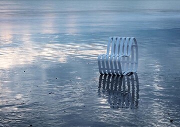 Nach der erfolgreichen Einfhrung der CURVE Bench fr Innenrume im vergangenen Jahr hat Nina Moeller Designs nun eine wetterfeste Auenbank aus dem strapazierfhigen Material HI-MACS gestaltet. 